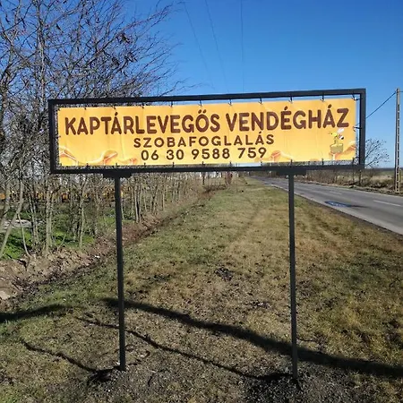 Kaptarlevegos Vendeghaz בית הארחה 4*