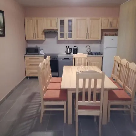 Kaptarlevegos Vendeghaz Guest house *