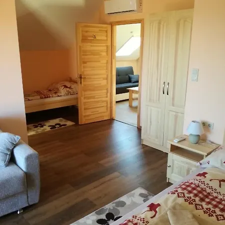 Kaptarlevegos Vendeghaz Guest house *