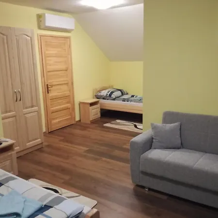 Kaptarlevegos Vendeghaz Guest house *