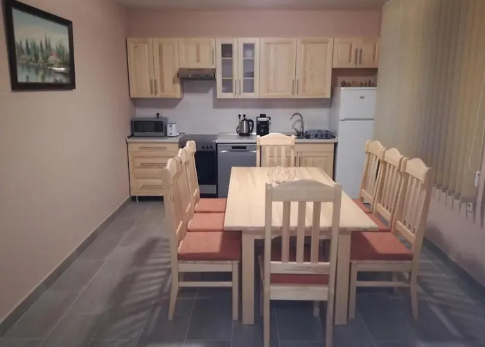 Kaptarlevegos Vendeghaz בית הארחה 4*